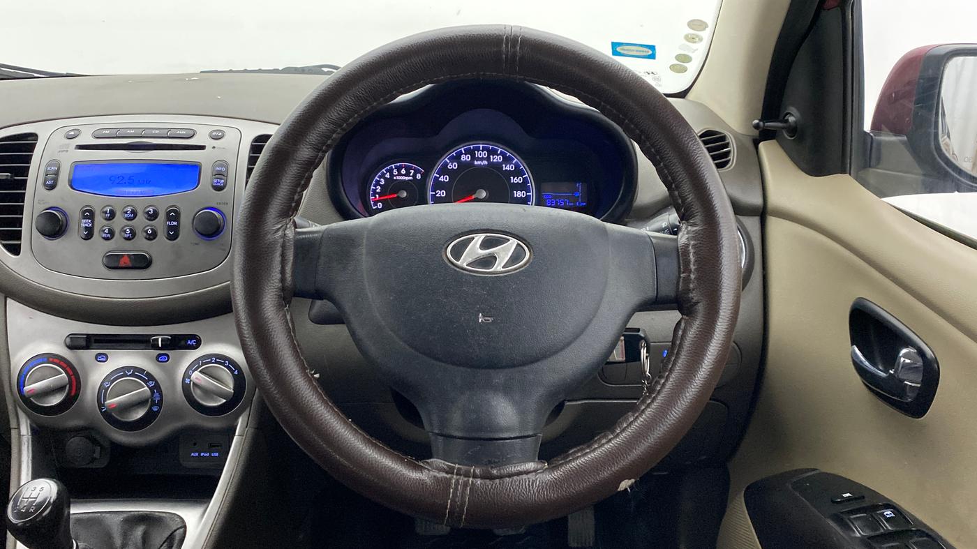 2014 Hyundai i10 SPORTZ 1.1 IRDE2, Petrol, Manual, 83,872 km, Steering Wheel Close Up