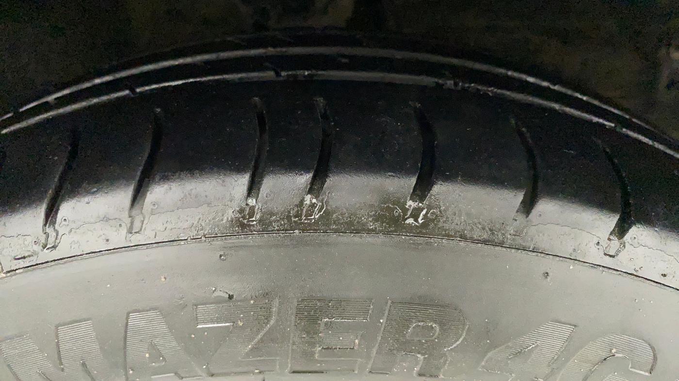 2011 Hyundai i10 SPORTZ 1.2, Petrol, Manual, Right Front Tyre Tread