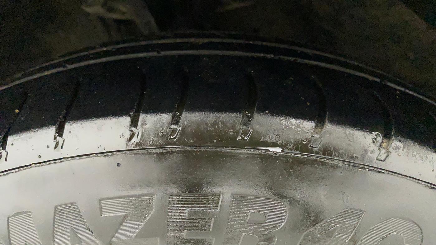 2011 Hyundai i10 SPORTZ 1.2, Petrol, Manual, Left Front Tyre Tread