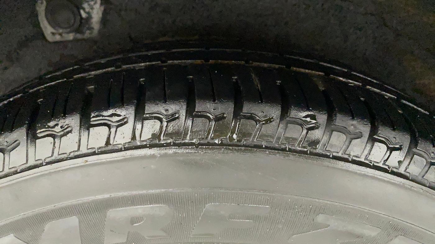 2011 Hyundai i10 SPORTZ 1.2, Petrol, Manual, Right Rear Tyre Tread