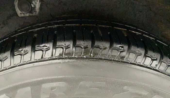 2011 Hyundai i10 SPORTZ 1.2, Petrol, Manual, Right Rear Tyre Tread
