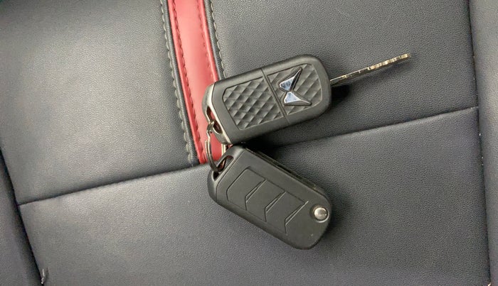 2024 Mahindra Thar LX HT PETROL 4WD MT, Petrol, Manual, 14,249 km, Key Close Up