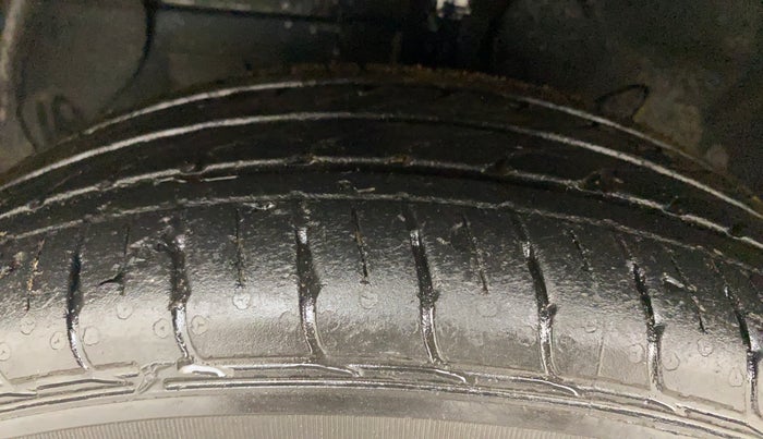 2022 Hyundai GRAND I10 NIOS MAGNA CORPORATE EDITION 1.2 KAPPA VTVT, Petrol, Manual, 23,054 km, Left Front Tyre Tread