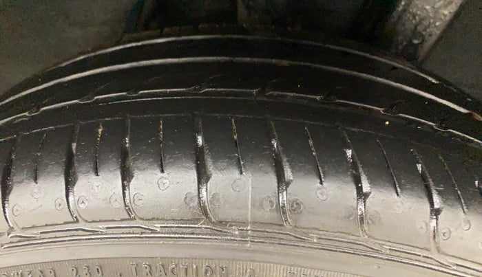 2022 Hyundai GRAND I10 NIOS MAGNA CORPORATE EDITION 1.2 KAPPA VTVT, Petrol, Manual, 23,054 km, Left Rear Tyre Tread