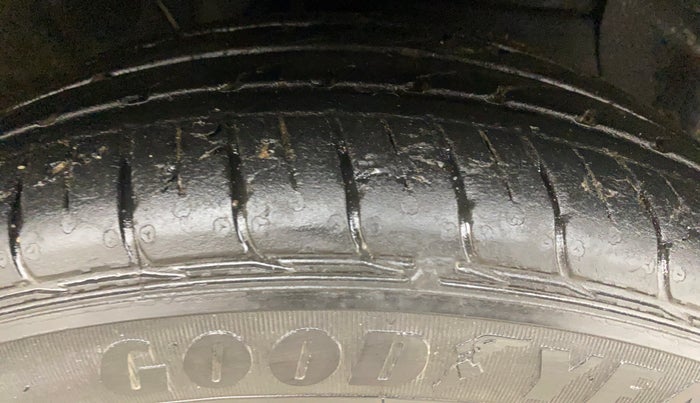 2022 Hyundai GRAND I10 NIOS MAGNA CORPORATE EDITION 1.2 KAPPA VTVT, Petrol, Manual, 23,054 km, Right Front Tyre Tread