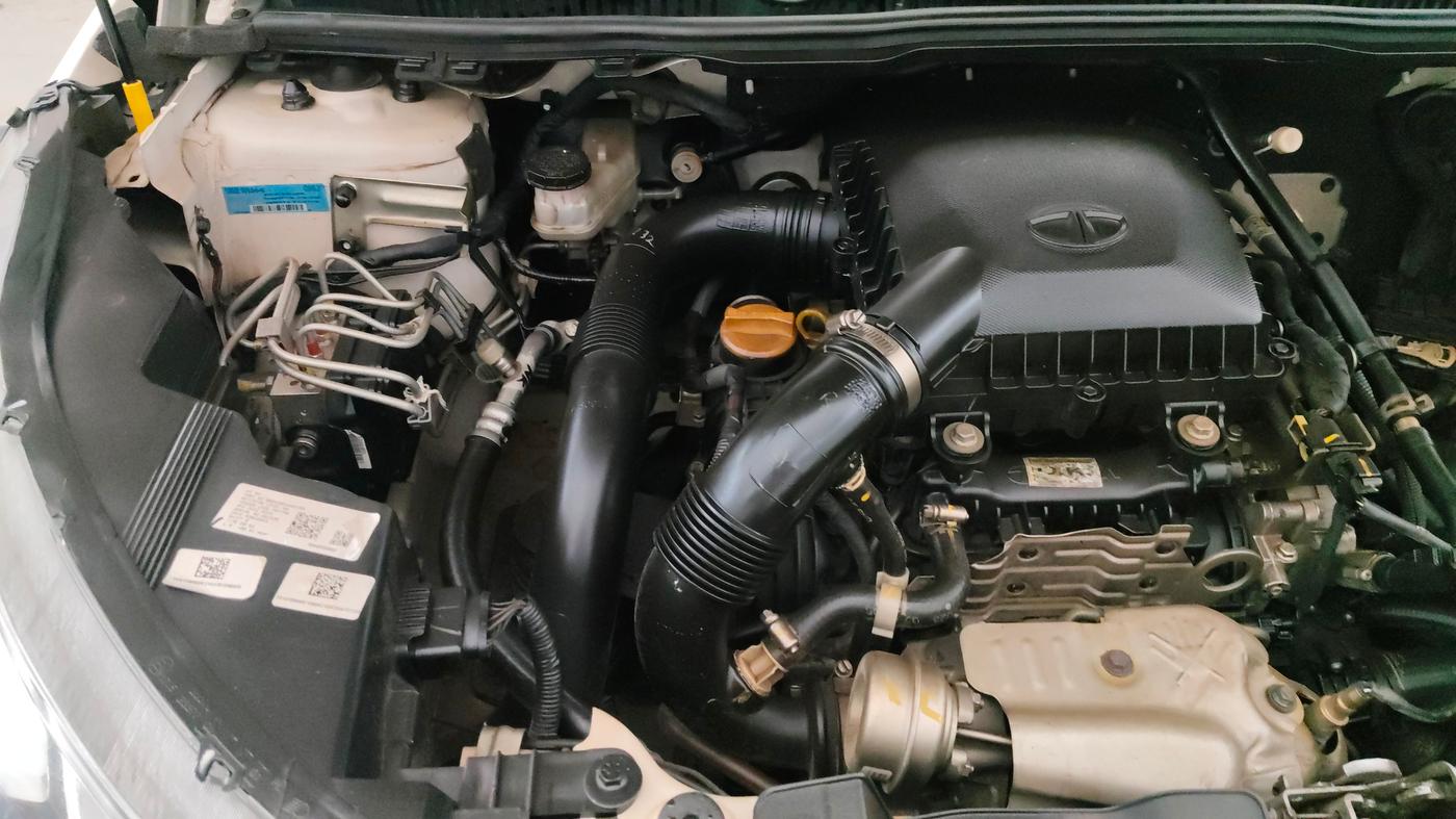 2023 Tata NEXON XZA PLUS PETROL, Petrol, Automatic, 45,779 km, Engine View - Right