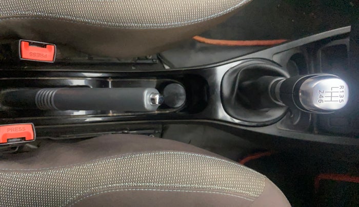 2020 Renault Duster RXZ 1.3 TURBO PETROL MT, Petrol, Manual, 47,967 km, Gear Lever