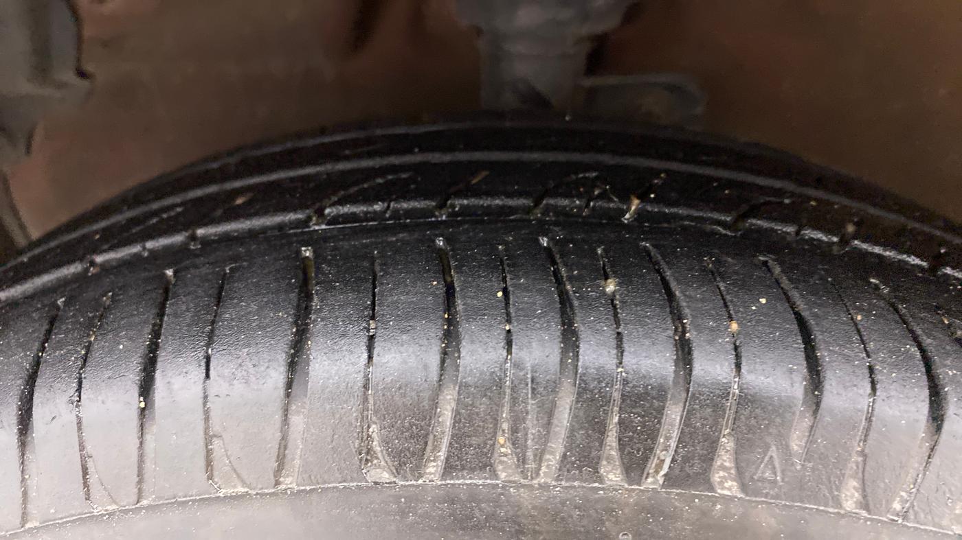 2018 Maruti Celerio ZXI AMT (O), Petrol, Automatic, 67,553 km, Left Front Tyre Tread