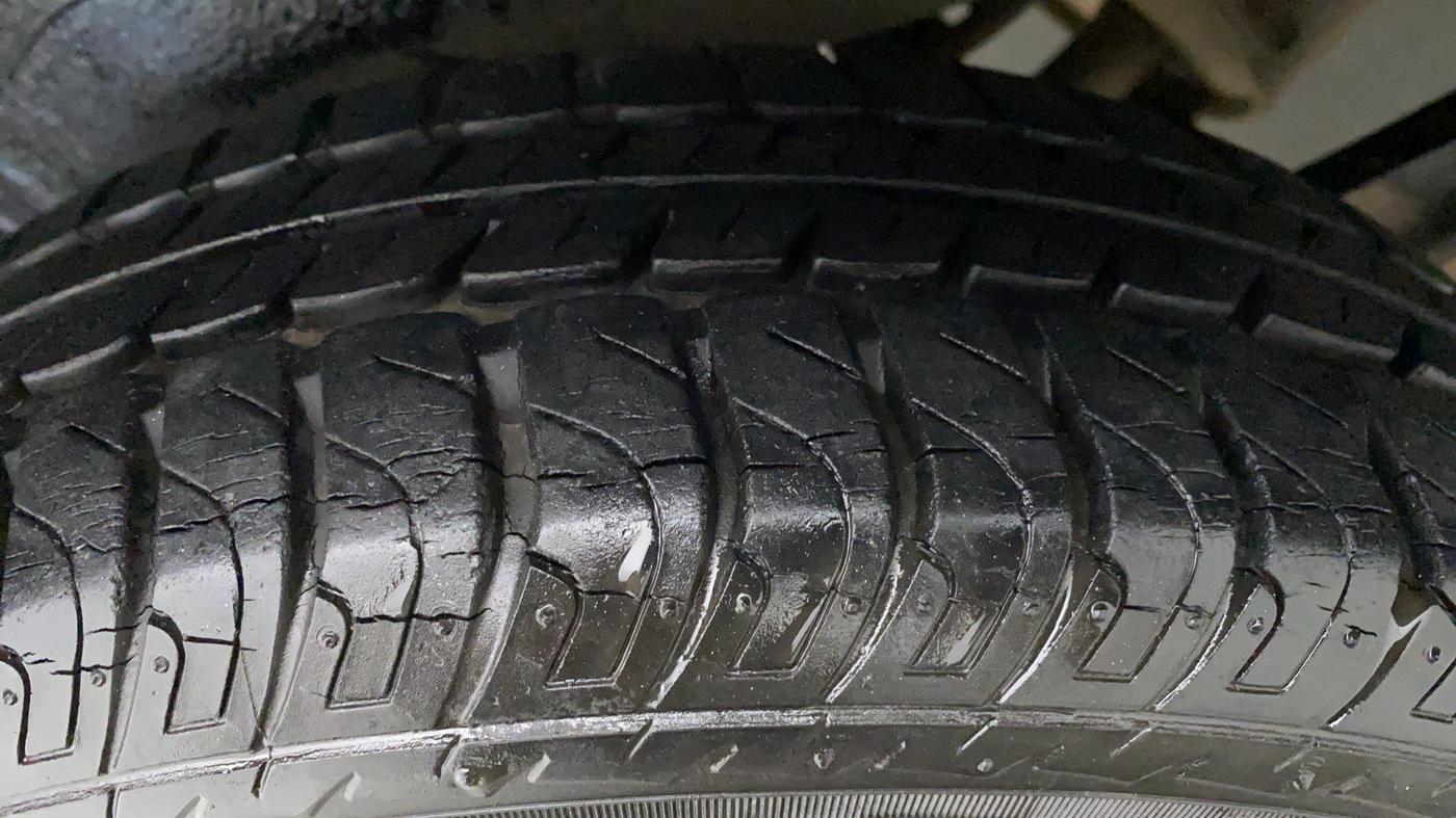 2016 Maruti Wagon R 1.0 VXI AMT, Petrol, Automatic, 59,424 km, Left Rear Tyre Tread