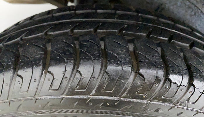 2016 Maruti Wagon R 1.0 VXI AMT, Petrol, Automatic, 59,424 km, Right Rear Tyre Tread