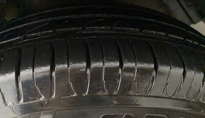 2017 Maruti Celerio VXI CNG, CNG, Manual, 48,726 km, Left Rear Tyre Tread