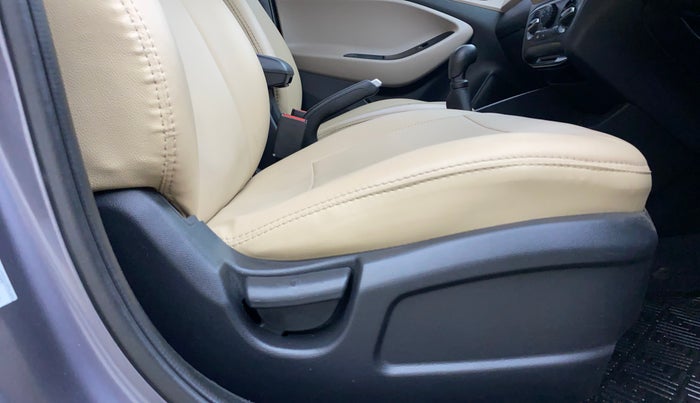 2019 Hyundai Elite i20 MAGNA PLUS 1.2, Petrol, Manual, 22,553 km, Driver Side Adjustment Panel