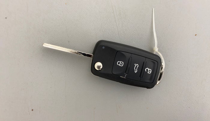 2019 Volkswagen Ameo HIGHLINE PLUS 1.5L AT 16 ALLOY, Diesel, Automatic, 59,455 km, Key Close Up