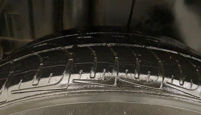2017 Maruti Swift ZXI, Petrol, Manual, 1,32,487 km, Right Rear Tyre Tread