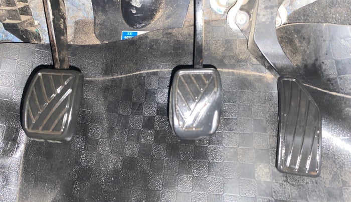 2017 Maruti Swift ZXI, Petrol, Manual, 1,32,487 km, Pedals