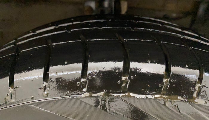 2017 Maruti Swift ZXI, Petrol, Manual, 1,32,487 km, Right Front Tyre Tread