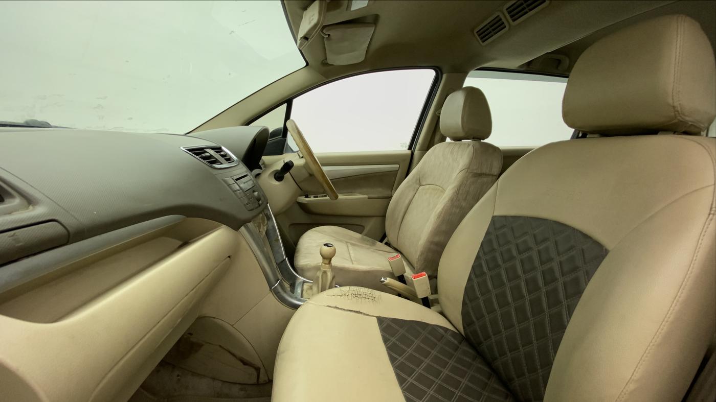 2014 Maruti Ertiga VXI CNG, CNG, Manual, 83,463 km, Right Side Front Door Cabin