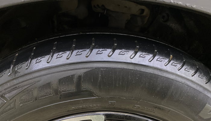 2023 KIA CARENS  PRESTIGE PLUS 1.5 TURBO PETROL DCT 7 STR, Petrol, Automatic, 76,316 km, Left Front Tyre Tread