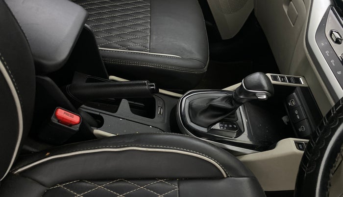 2023 KIA CARENS  PRESTIGE PLUS 1.5 TURBO PETROL DCT 7 STR, Petrol, Automatic, 76,316 km, Gear Lever