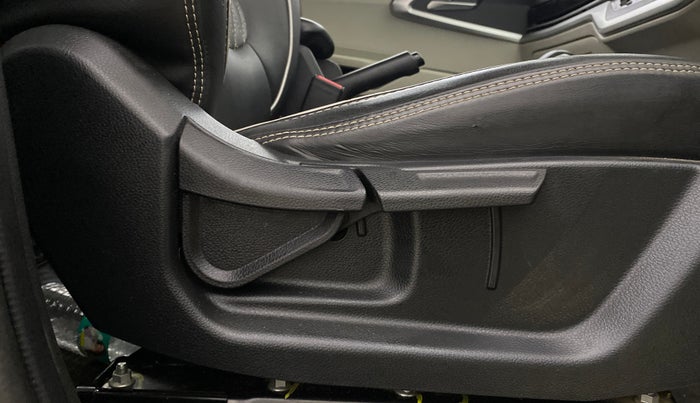 2023 KIA CARENS  PRESTIGE PLUS 1.5 TURBO PETROL DCT 7 STR, Petrol, Automatic, 76,316 km, Driver Side Adjustment Panel