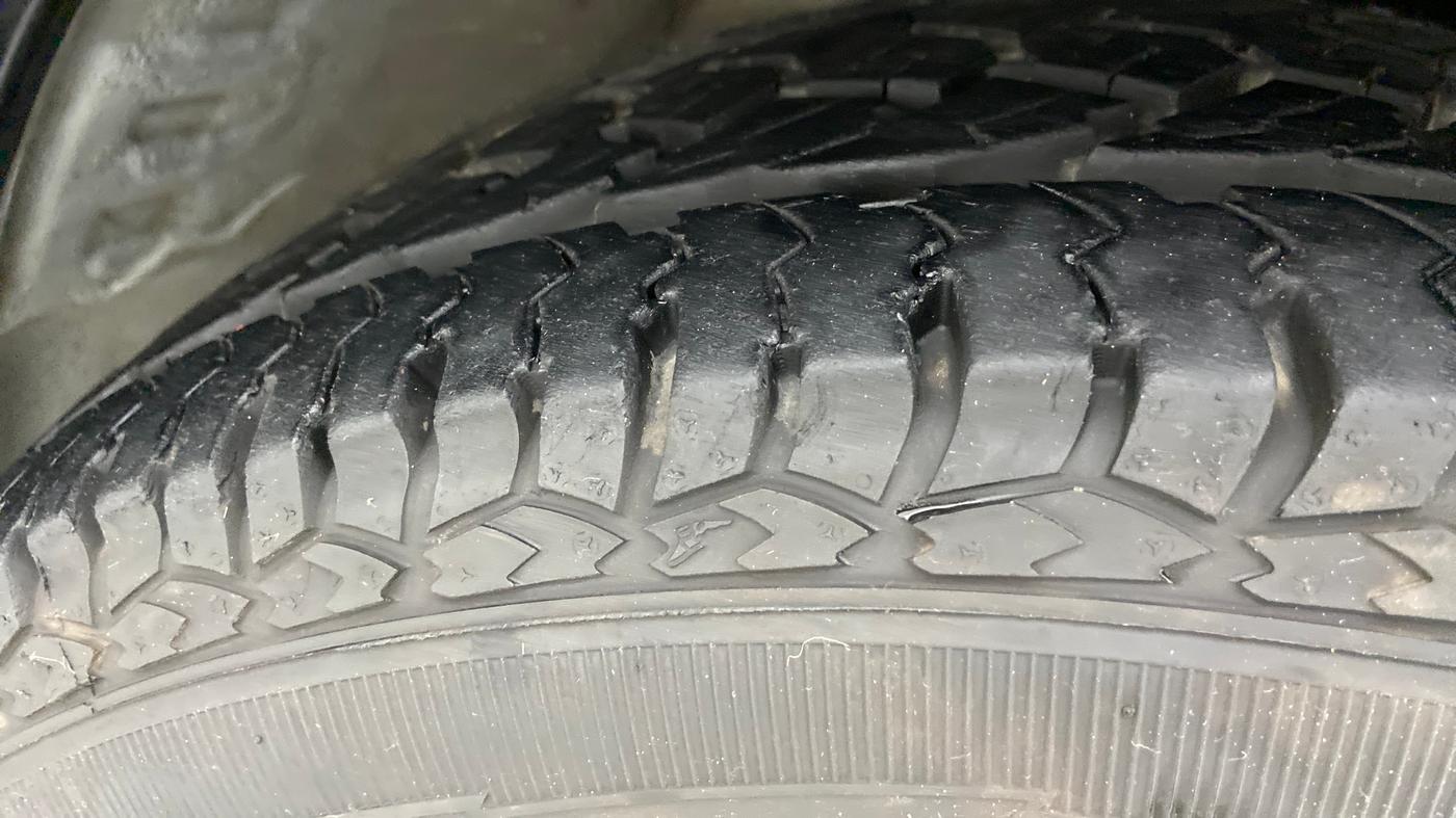 2016 Honda CRV 2.4 AWD AT, Petrol, Automatic, 1,03,602 km, Right Front Tyre Tread