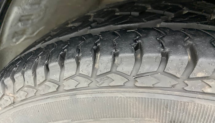 2016 Honda CRV 2.4 AWD AT, Petrol, Automatic, 1,03,602 km, Right Front Tyre Tread