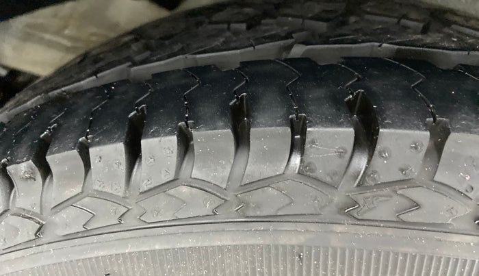 2016 Honda CRV 2.4 AWD AT, Petrol, Automatic, 1,03,602 km, Left Rear Tyre Tread