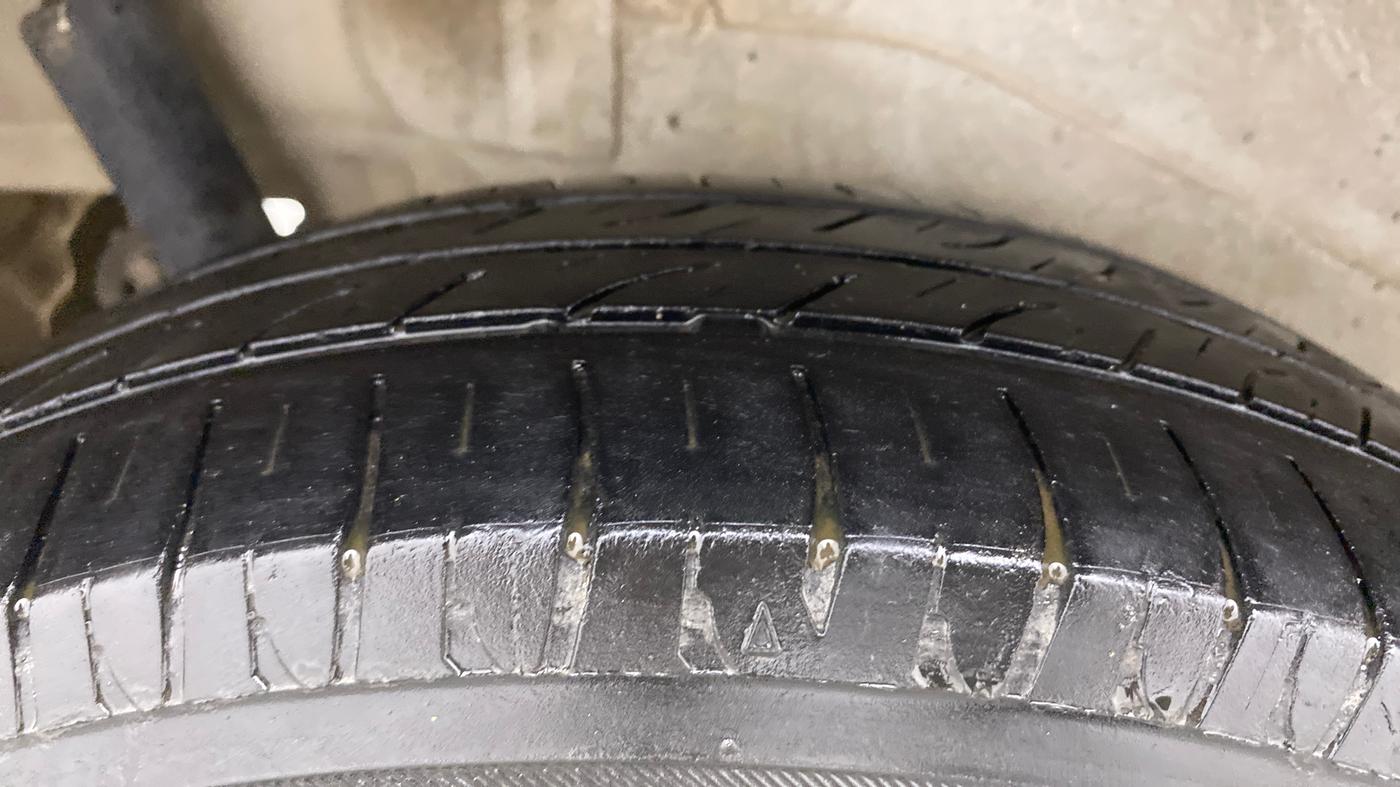 2013 Maruti Wagon R 1.0 VXI, Petrol, Manual, 92,195 km, Right Rear Tyre Tread