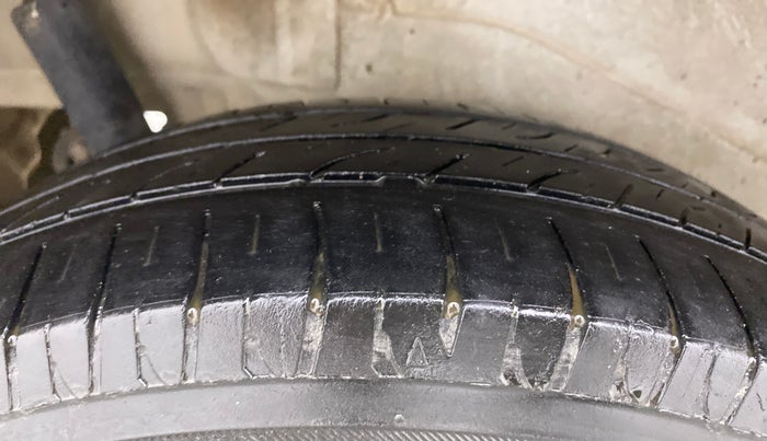 2013 Maruti Wagon R 1.0 VXI, Petrol, Manual, 92,195 km, Right Rear Tyre Tread