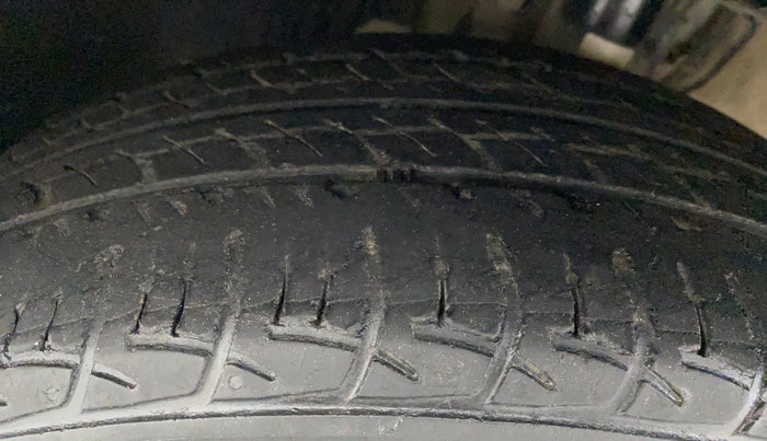 2019 Volkswagen Vento HIGHLINE DIESEL, Diesel, Manual, 52,858 km, Left Front Tyre Tread