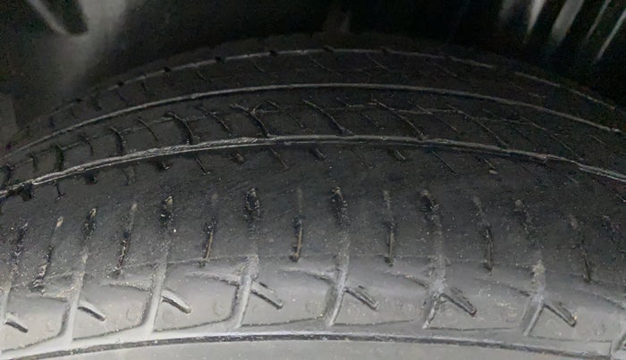 2019 Volkswagen Vento HIGHLINE DIESEL, Diesel, Manual, 52,858 km, Left Rear Tyre Tread