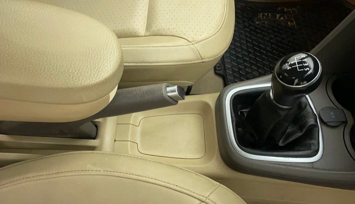 2019 Volkswagen Vento HIGHLINE DIESEL, Diesel, Manual, 52,858 km, Gear Lever