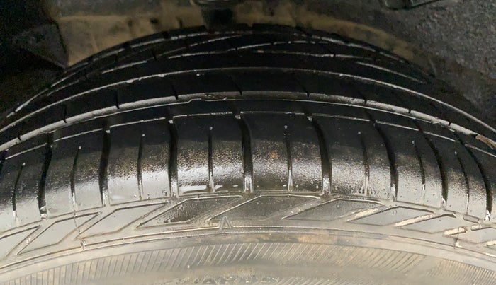 2018 Tata NEXON XZA PLUS PETROL DUAL TONE, Petrol, Automatic, 1,08,812 km, Right Rear Tyre Tread