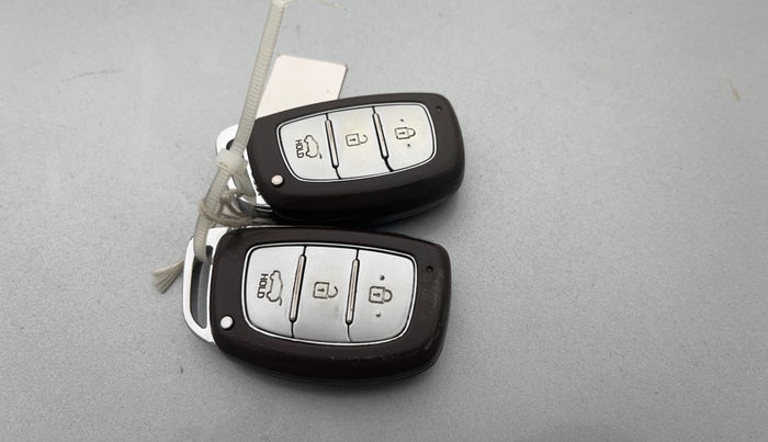 2020 Hyundai Creta SX (O) EXECUTIVE 1.6 PETROL, Petrol, Manual, 1,08,236 km, Key Close Up