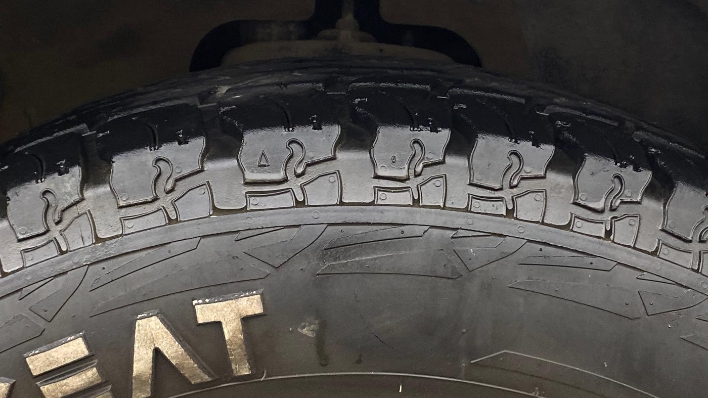 2022 Mahindra Thar LX PETROL HT 4WD AT, Petrol, Automatic, 31,431 km, Right Front Tyre Tread