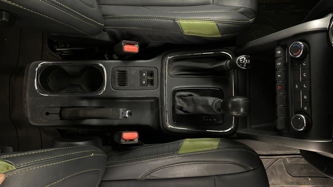 2022 Mahindra Thar LX PETROL HT 4WD AT, Petrol, Automatic, 31,431 km, Gear Lever