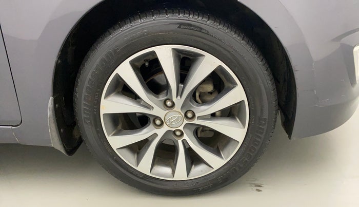 2017 Hyundai Verna 1.6 VTVT SX AT, Petrol, Automatic, 23,581 km, Right Front Wheel