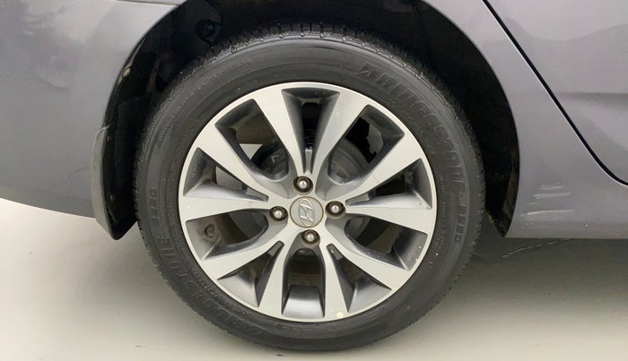 2017 Hyundai Verna 1.6 VTVT SX AT, Petrol, Automatic, 23,581 km, Right Rear Wheel