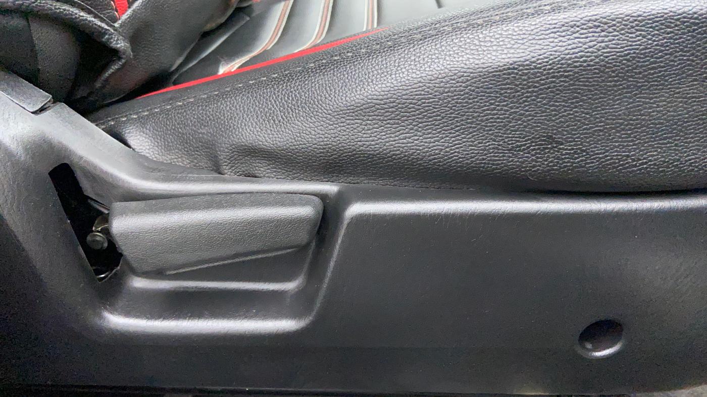 2019 Maruti Alto VXI, Petrol, Manual, 8,553 km, Driver Side Adjustment Panel