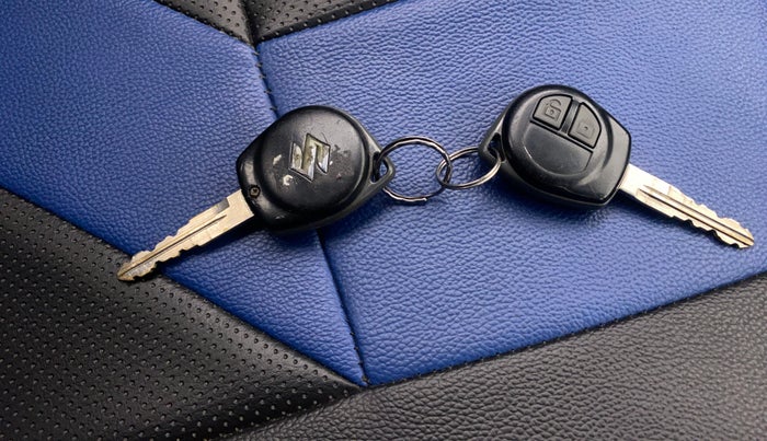 2013 Maruti Swift VXI, Petrol, Manual, 50,595 km, Key Close Up