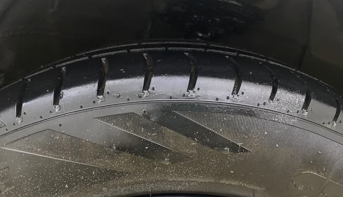 2014 Hyundai Xcent S 1.2, Petrol, Manual, 24,440 km, Right Front Tyre Tread
