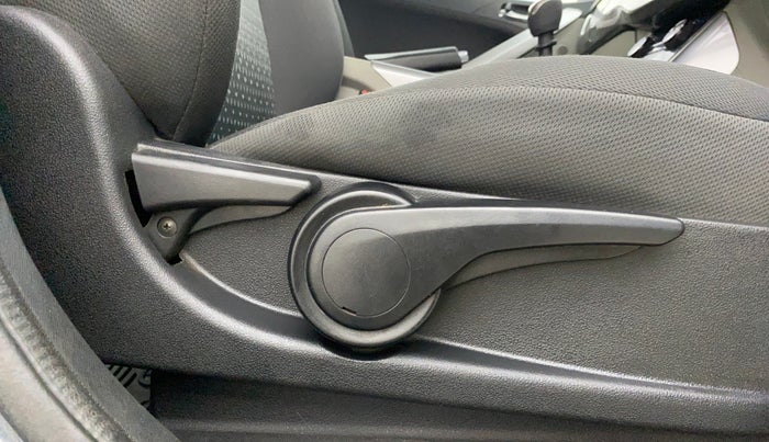 2018 Tata NEXON XZ PLUS DIESEL, Diesel, Manual, 93,457 km, Driver Side Adjustment Panel