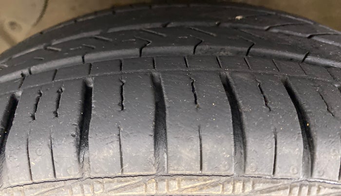 2017 Hyundai Grand i10 1.2 KAPPA SPORTZ (O), Petrol, Manual, 24,054 km, Left Front Tyre Tread