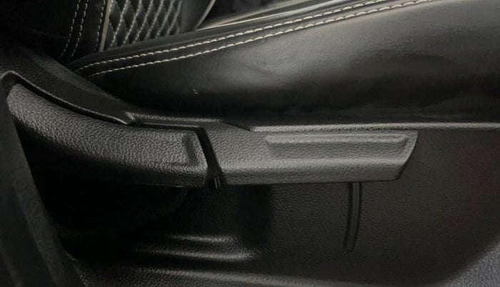 2021 KIA SONET HTK 1.2, Petrol, Manual, 19,297 km, Driver Side Adjustment Panel