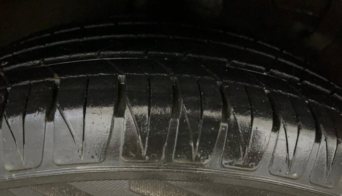 2021 KIA SONET HTK 1.2, Petrol, Manual, 19,297 km, Left Front Tyre Tread