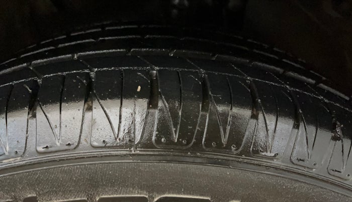 2021 KIA SONET HTK 1.2, Petrol, Manual, 19,297 km, Right Front Tyre Tread