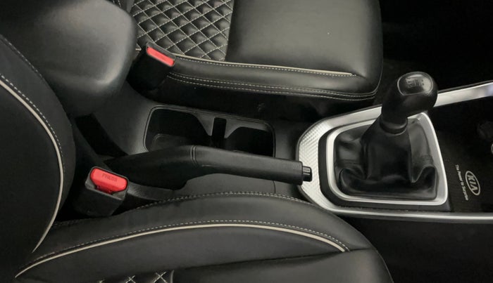 2021 KIA SONET HTK 1.2, Petrol, Manual, 19,297 km, Gear Lever