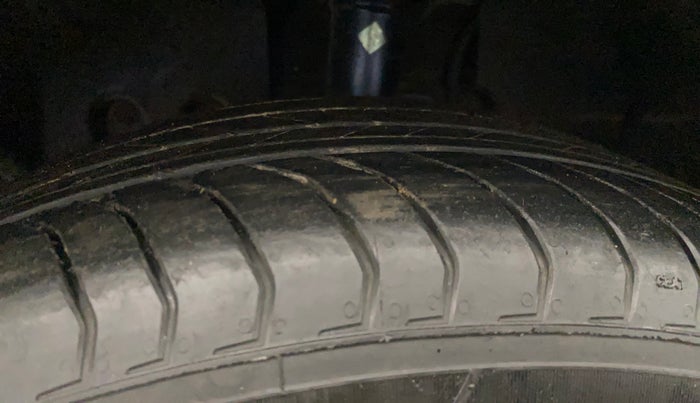 2016 Ford Ecosport TITANIUM 1.5L DIESEL, Diesel, Manual, 92,070 km, Left Front Tyre Tread