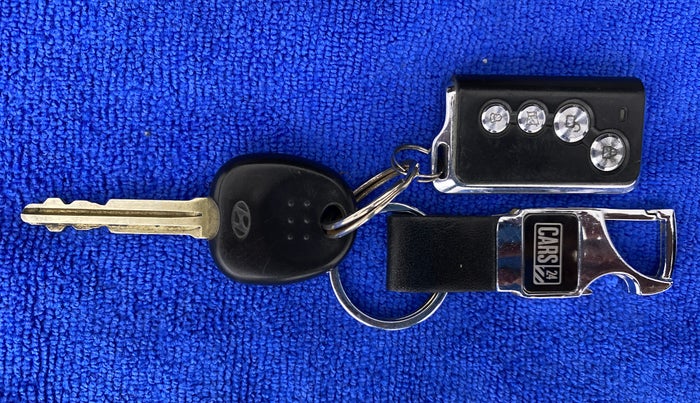 2017 Hyundai Eon ERA PLUS, CNG, Manual, 14,134 km, Key Close Up