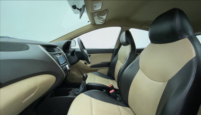 2017 Hyundai Eon ERA PLUS, CNG, Manual, 14,134 km, Right Side Front Door Cabin